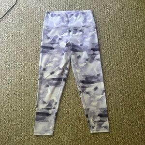 NWT 7/8 length move leggings